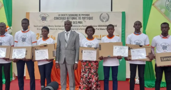 cote-divoire-le-ministre-de-lenseignement-superieur-encourage-eleves-et-etudiants-a-la-science-et-a-la-technologie